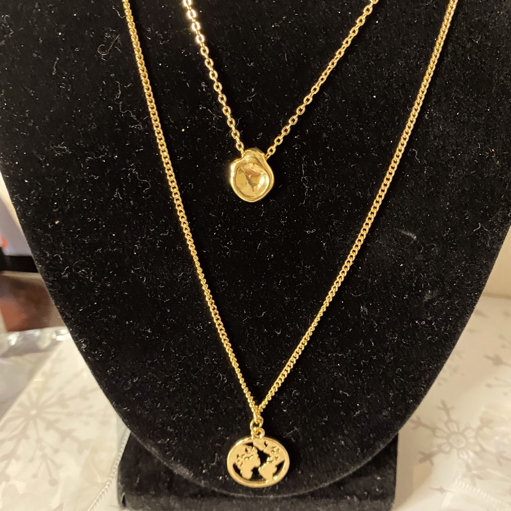 Double chain necklace